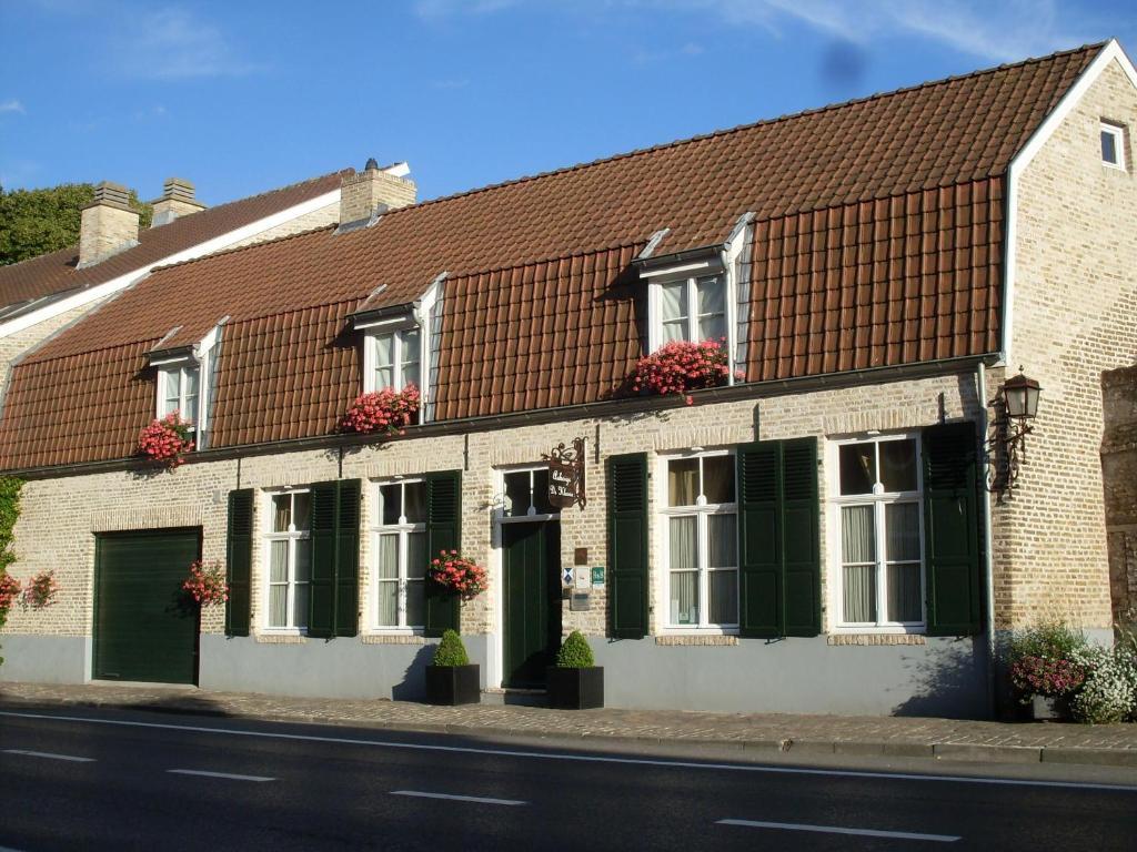 B&B Auberge De Klasse Veurne Buitenkant foto